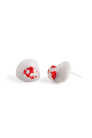 Small studs, earrings, tiny stud earrings, small white post earrings, tiny studs, earrings, White earrings, contemporary earrings, art to wear, design for designers, jewelry design, ceramic jewelry, ceramic pendant, minimal, stylish, new earrings, quality, limited edition, online shopping, statement jewelry, jewellery, simplicity, future, sustainable, different, ageless, jewelry for her, unique jewelry, wear art, alternative jewelry, beauty, lacuna jewelry, yafit ben meshulam, lacuna shop,