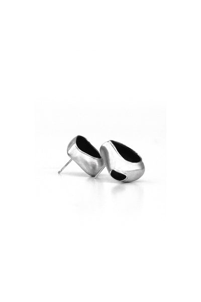 contemporary statement stud silver earrings, modern and minimalist for casual and formal look by lacuna jewelry